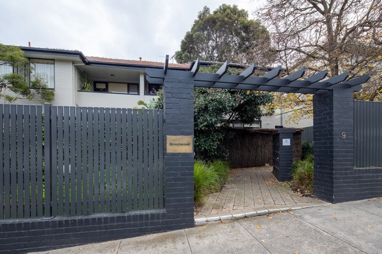 9 Kooyong Road, CAULFIELD NORTH