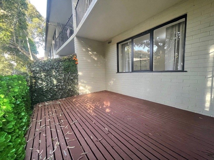 Photo of property at 9 Kooyong Road, CAULFIELD NORTH